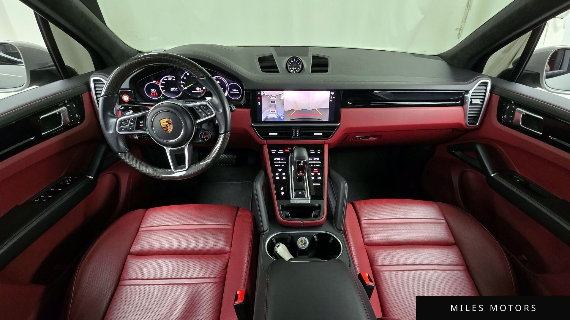 Porsche Cayenne 2022 — миниатюра 10