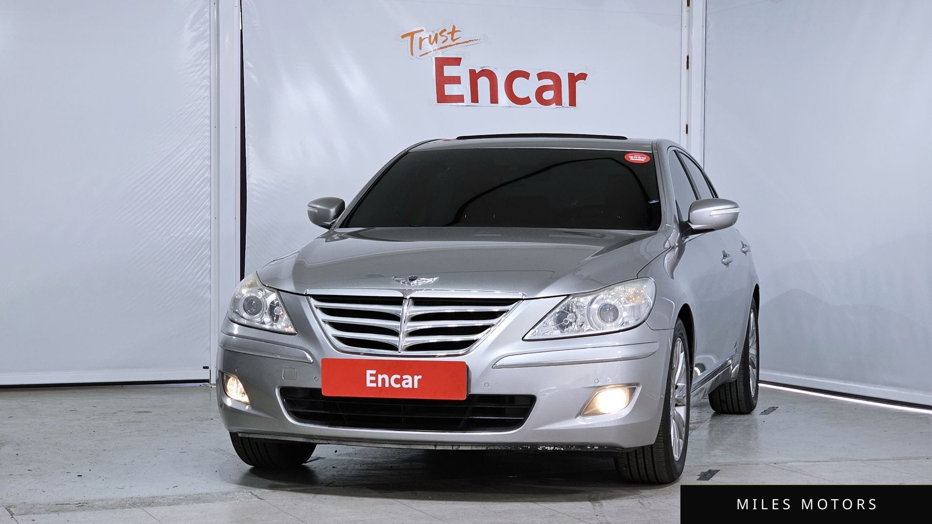 Hyundai Genesis 2009 — миниатюра 3