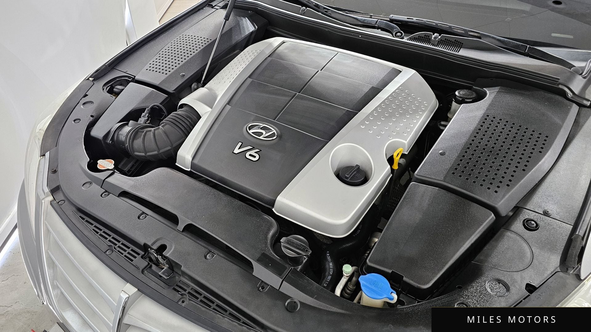 Hyundai Genesis 2009 — миниатюра 6
