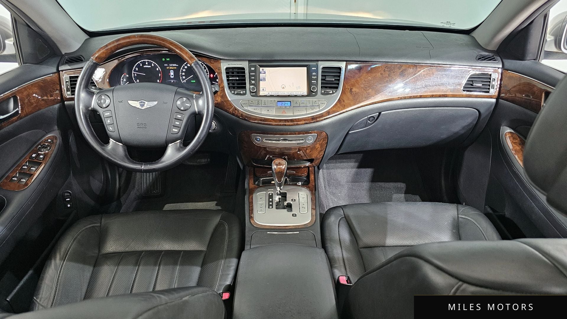 Hyundai Genesis 2009 — миниатюра 7