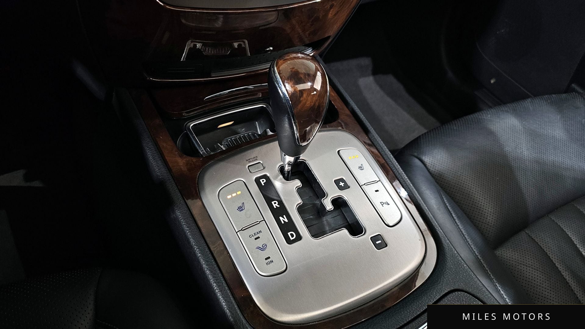 Hyundai Genesis 2009 — миниатюра 9