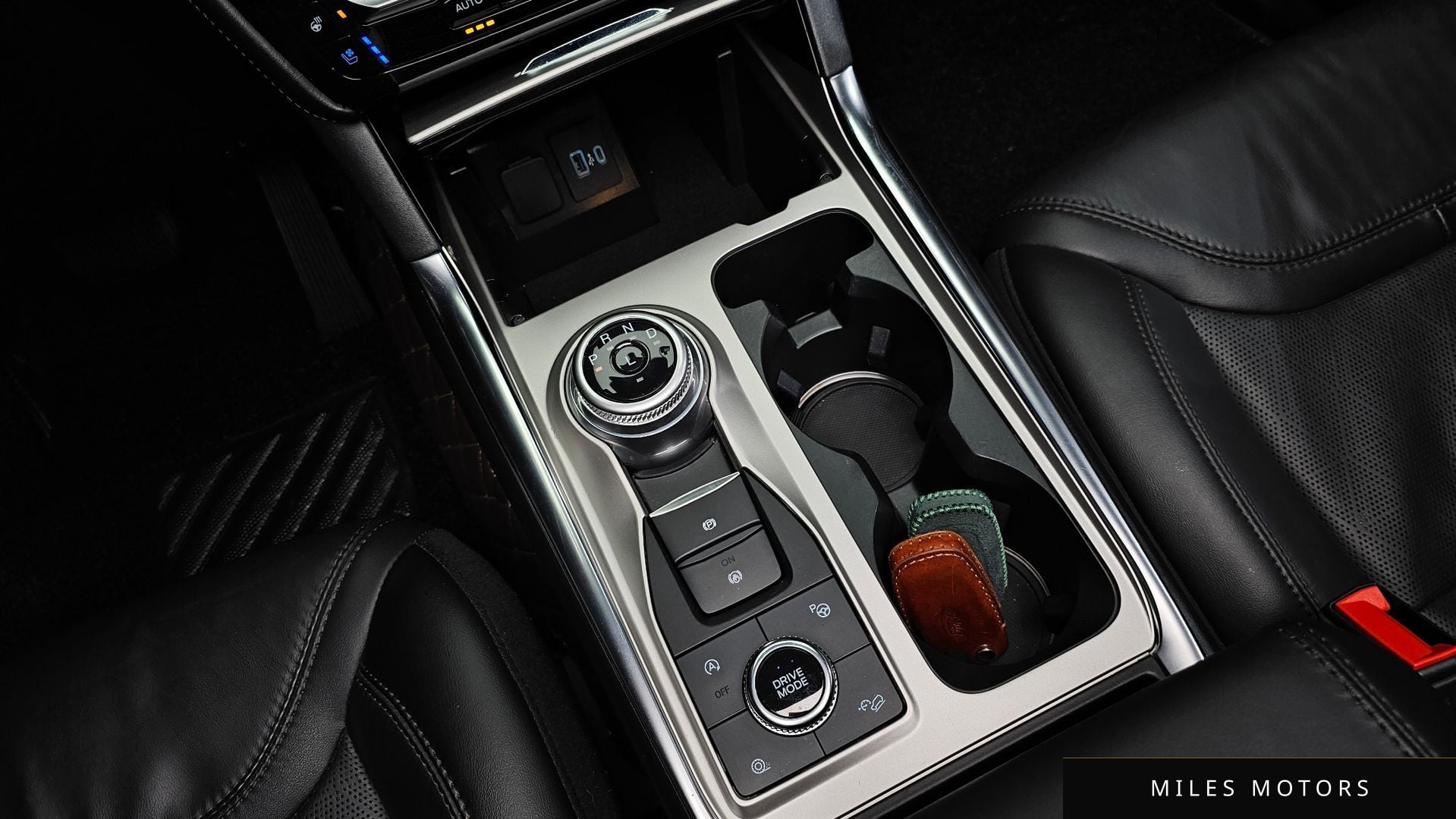 Ford Explorer 2022 — миниатюра 11