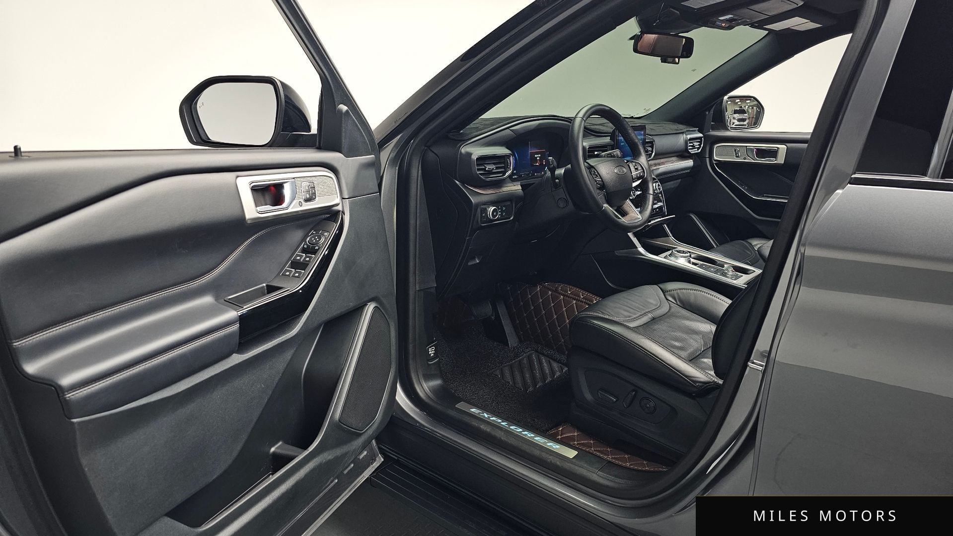 Ford Explorer 2022 — миниатюра 12