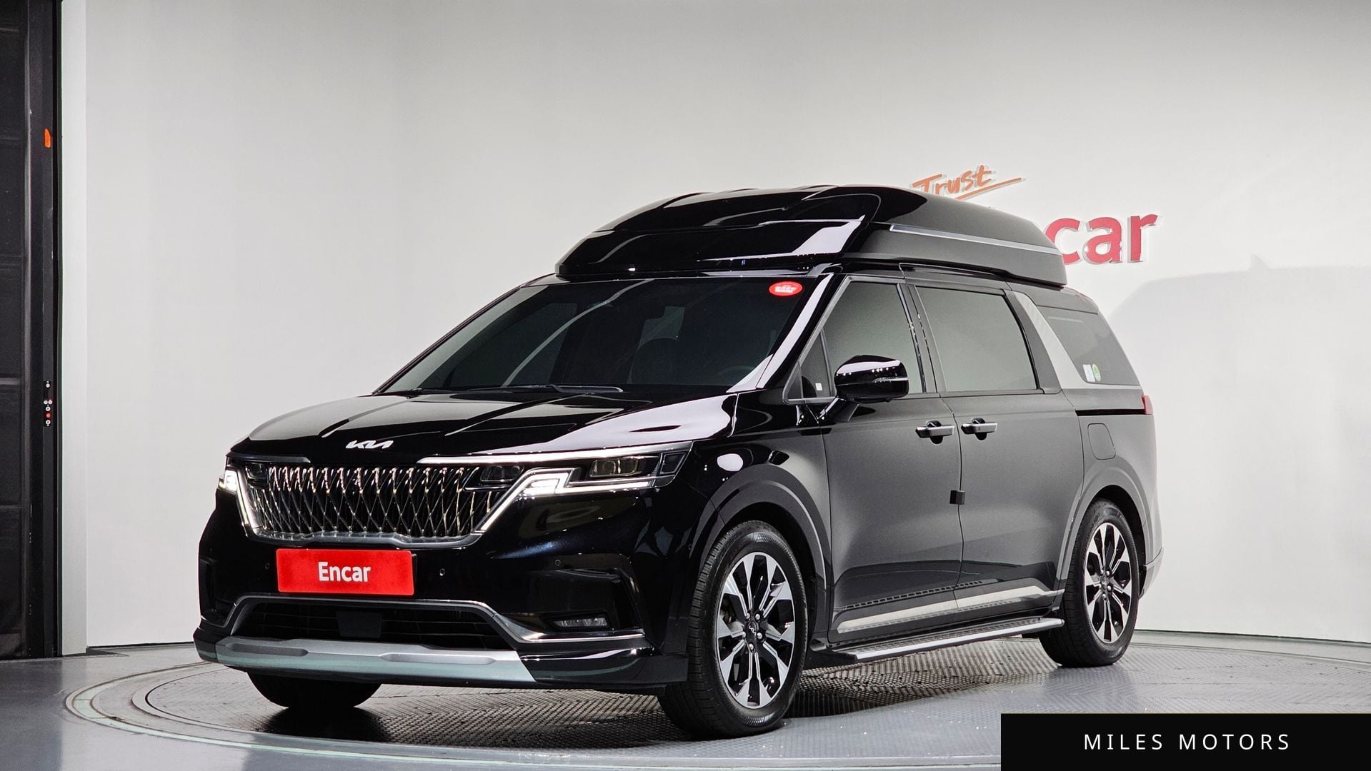 Kia 카니발 2023 — фото 1 из 12