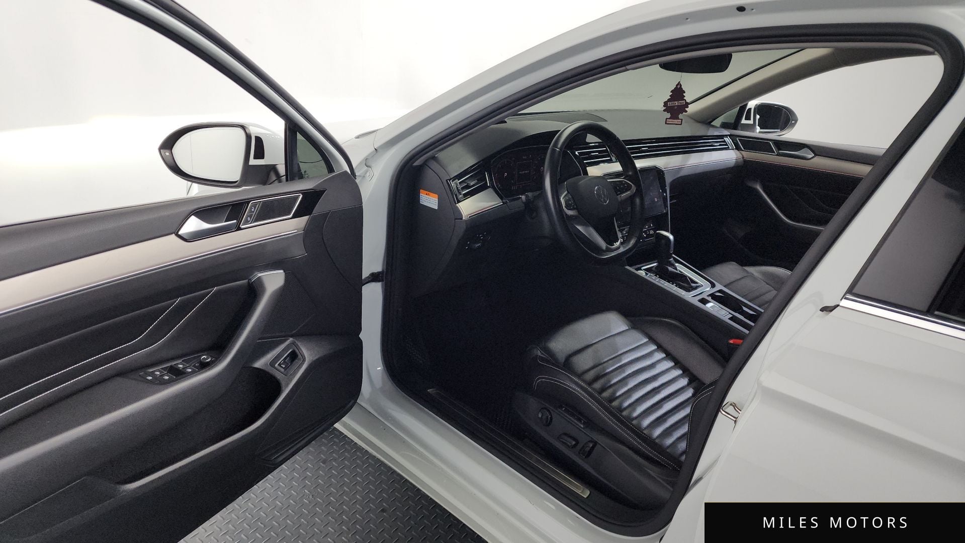 Volkswagen 파사트 GT(B8) 2022 — миниатюра 13
