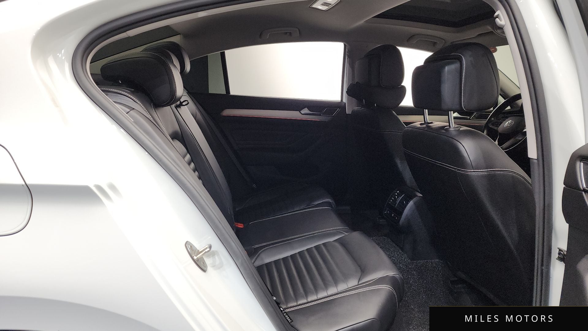 Volkswagen 파사트 GT(B8) 2022 — миниатюра 17