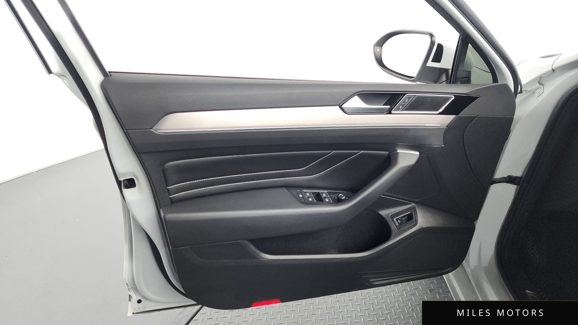Volkswagen 파사트 GT(B8) 2022 — миниатюра 14