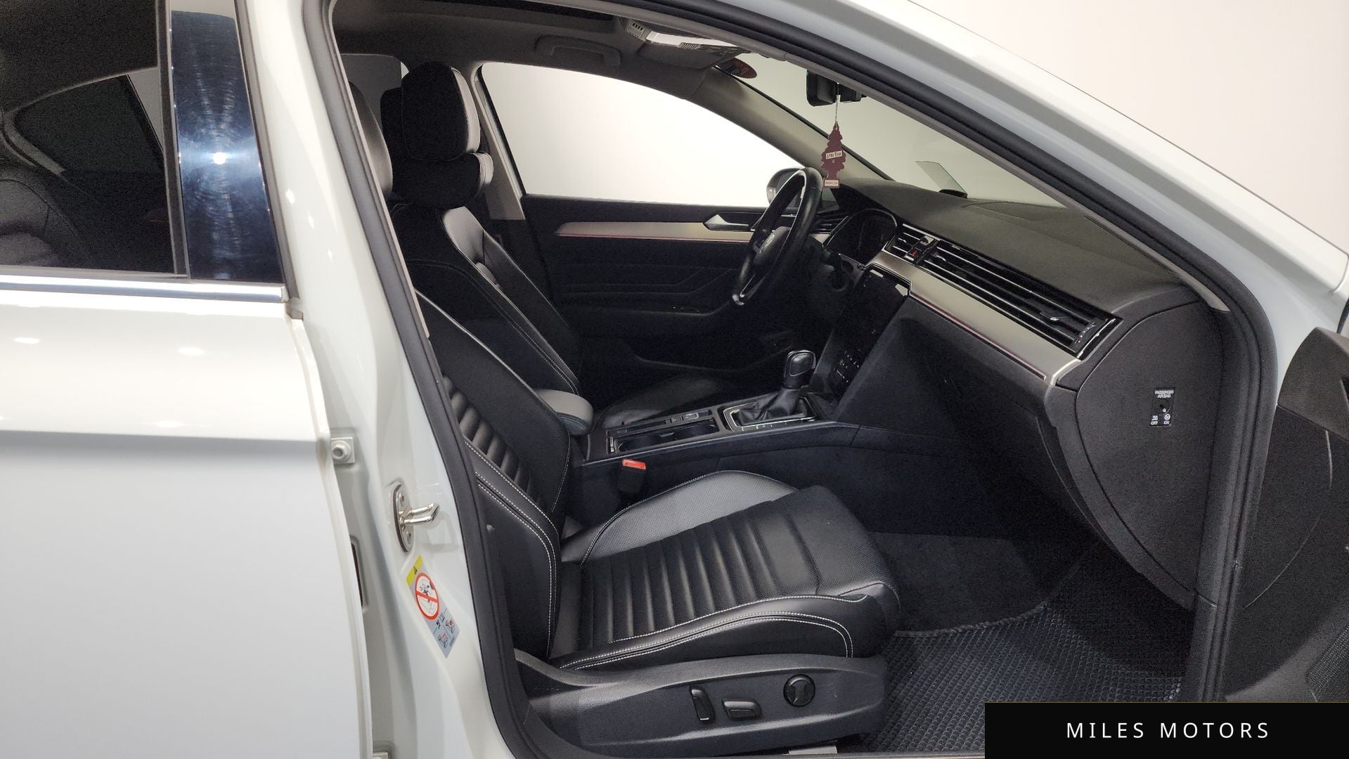 Volkswagen 파사트 GT(B8) 2022 — миниатюра 16