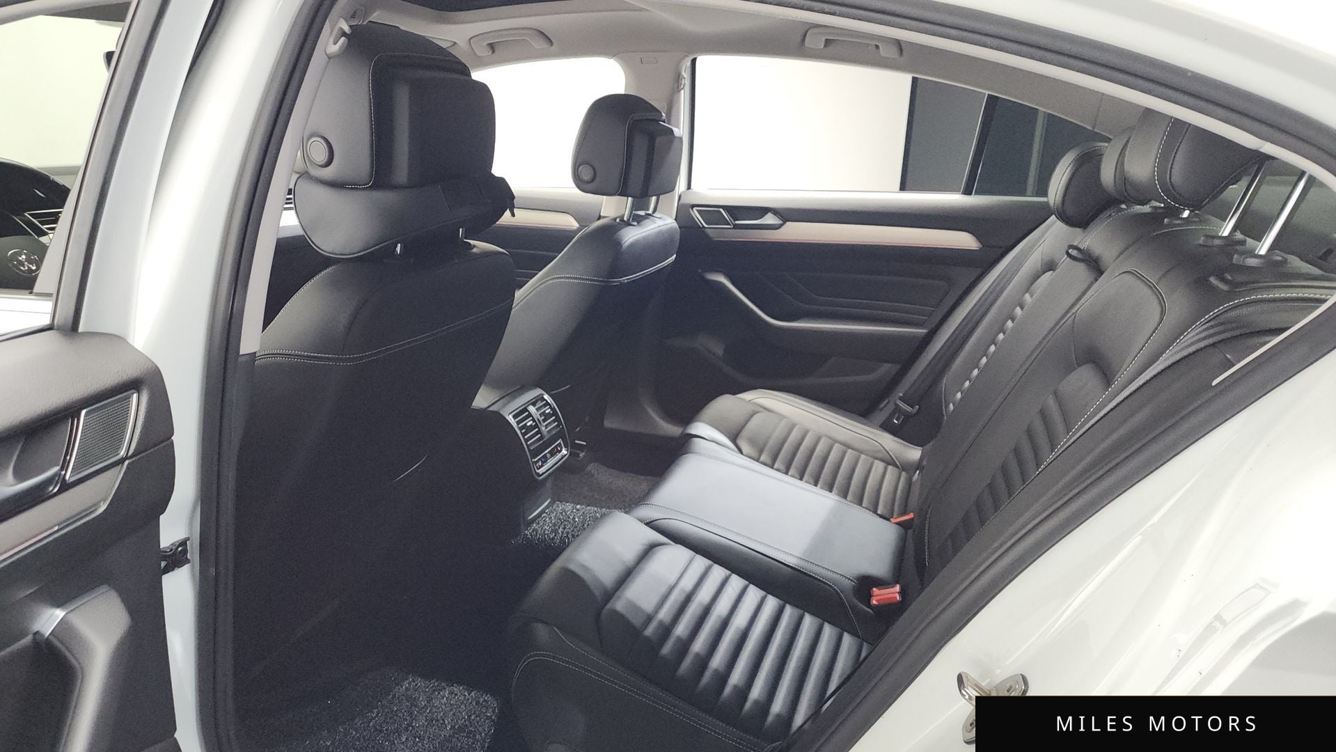 Volkswagen 파사트 GT(B8) 2022 — миниатюра 29
