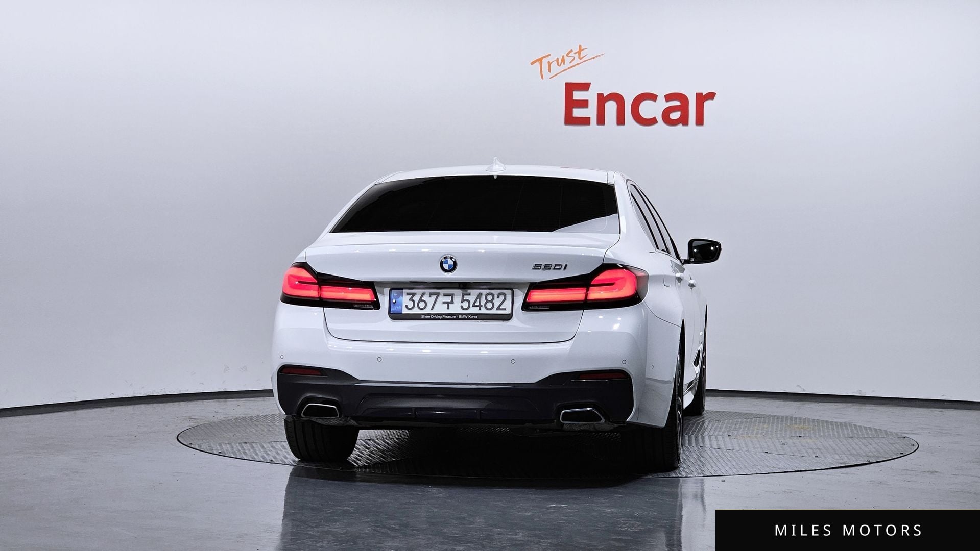 BMW 5 Series (G30) 2022 — миниатюра 4