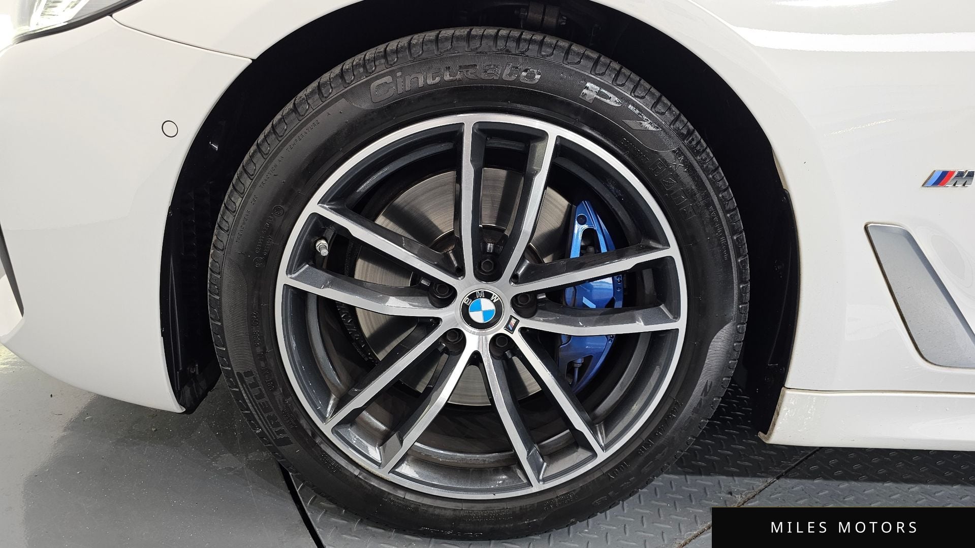 BMW 5 Series (G30) 2022 — миниатюра 5