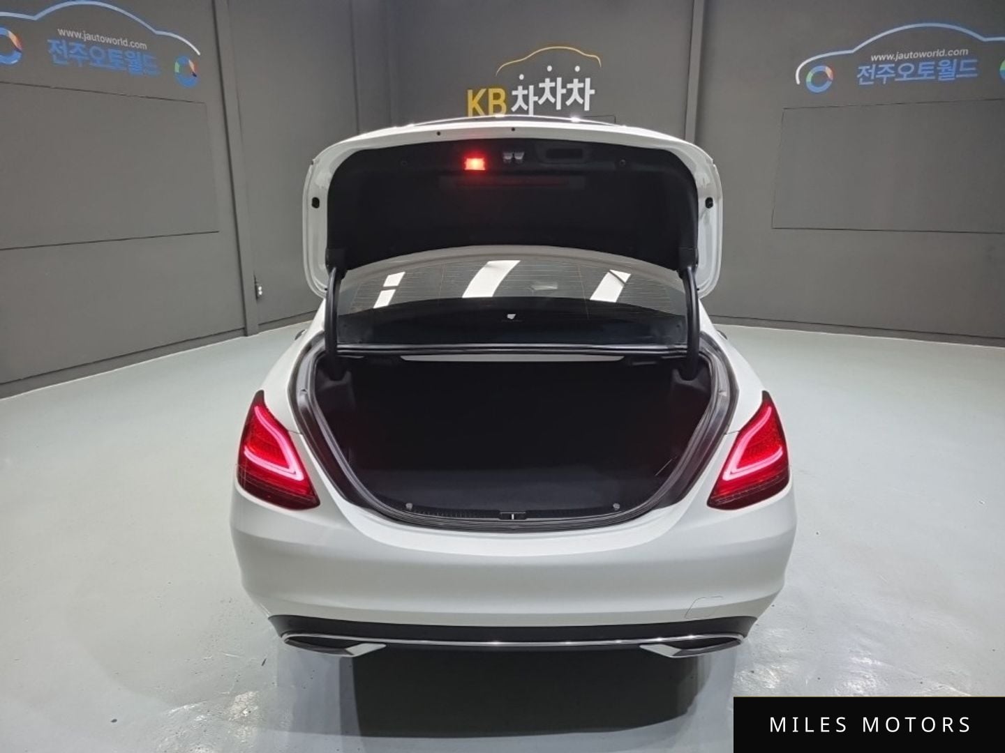 Mercedes-Benz C-Class W205 2020 — миниатюра 19