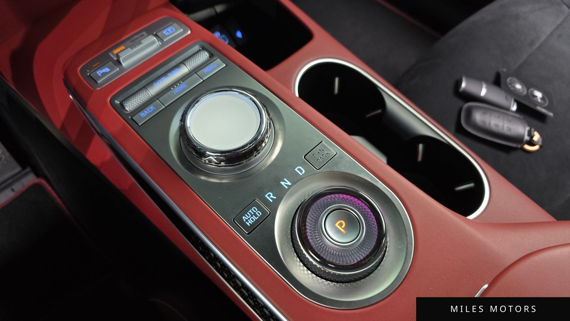 Genesis GV70 2023 — миниатюра 12