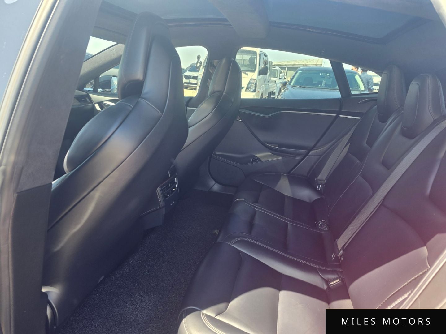 Tesla Model S 2018 — миниатюра 7
