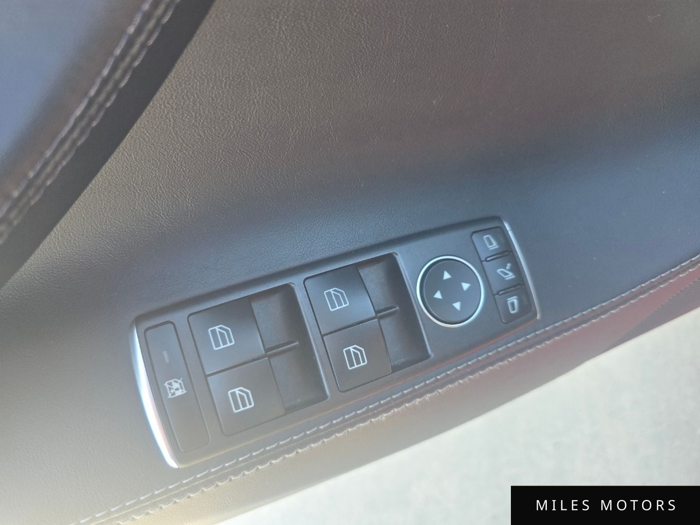 Tesla Model S 2018 — миниатюра 8
