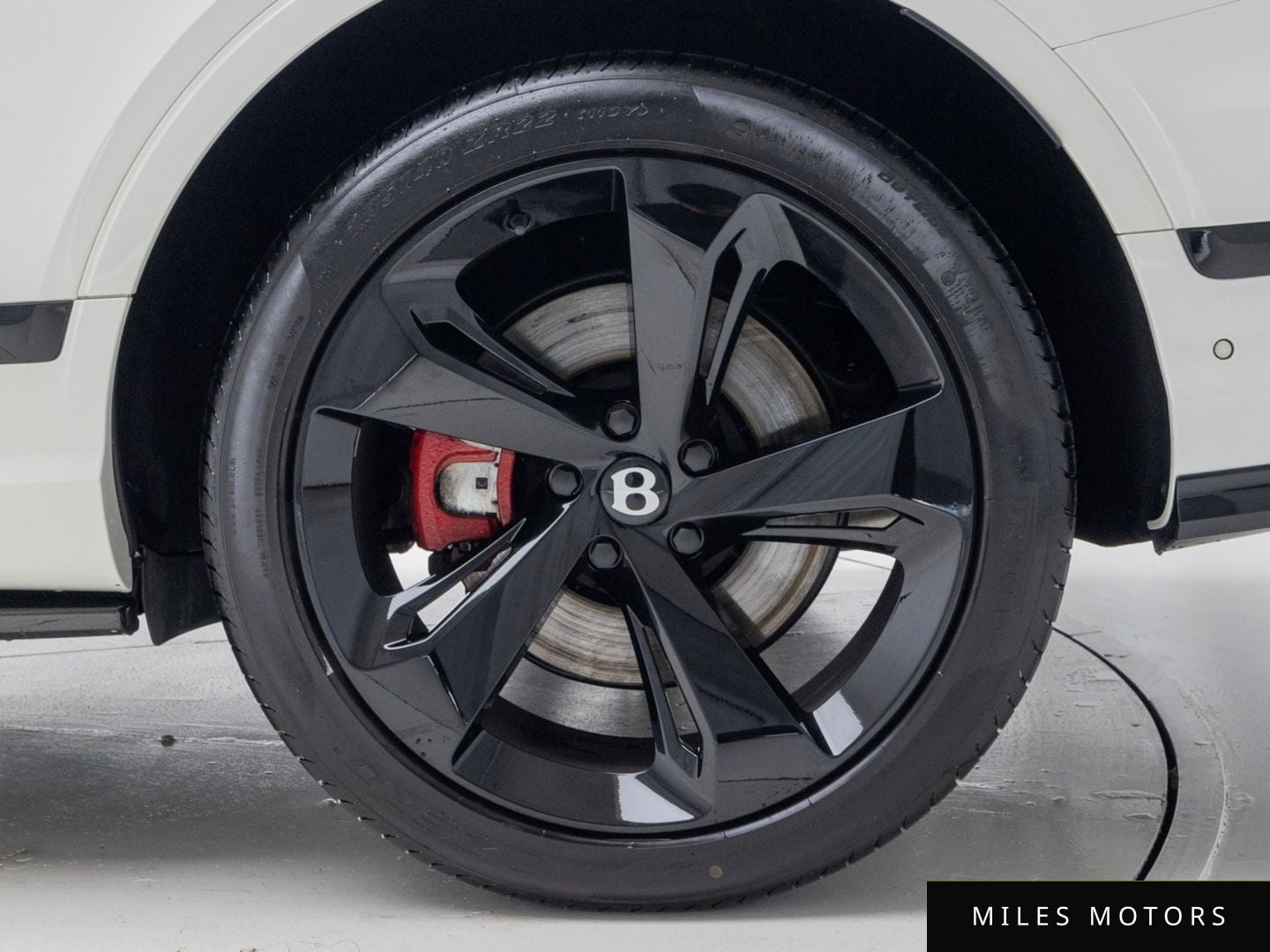 Bentley Bentayga 2024 — миниатюра 5