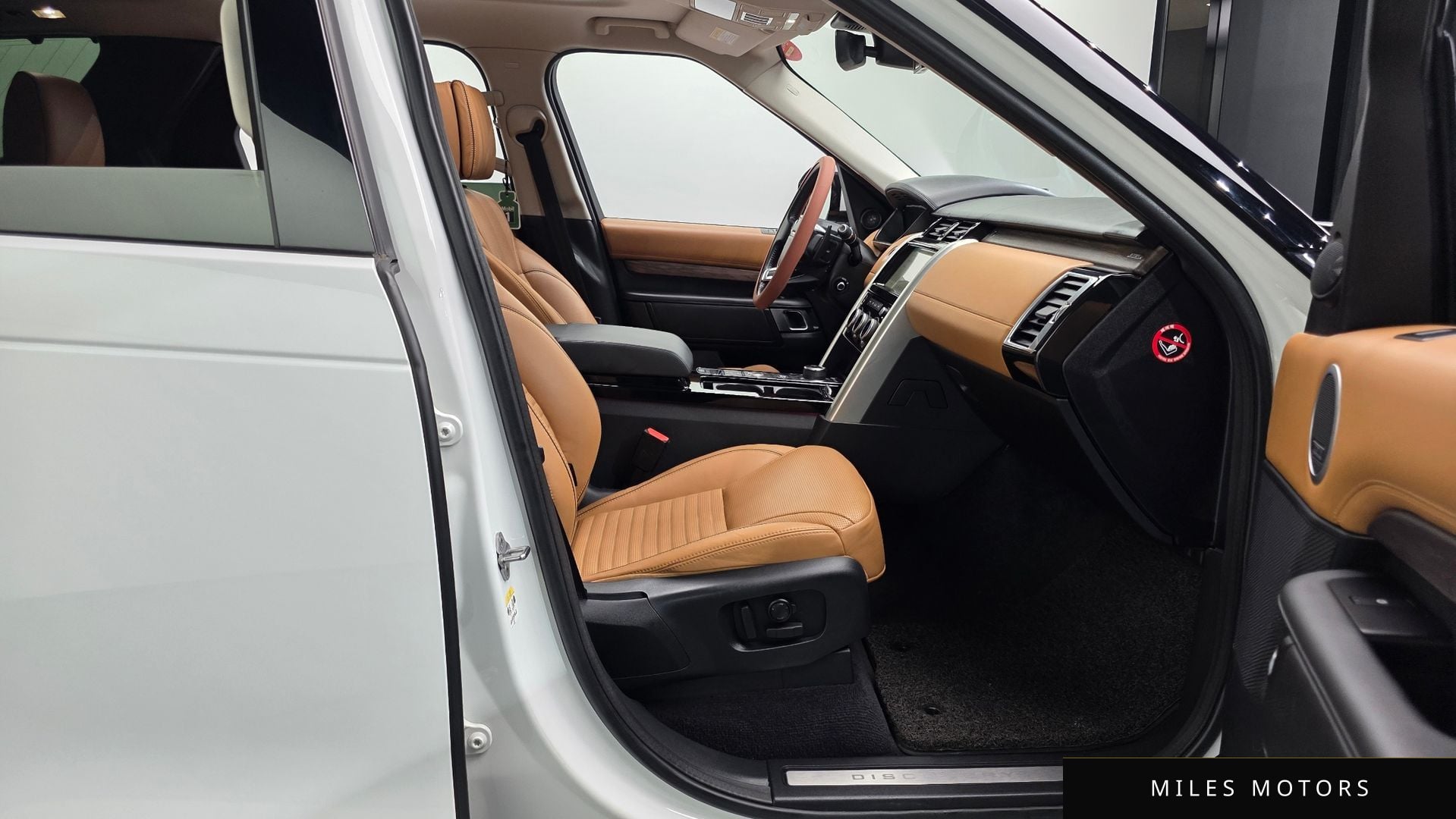 Land Rover Discovery 2020 — миниатюра 12