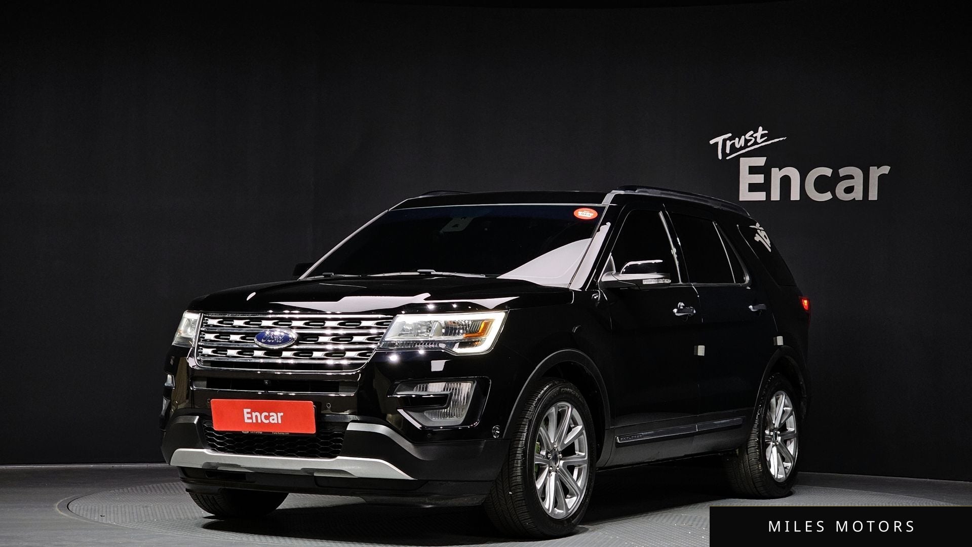 Ford Explorer 2017 — фото 1 из 12