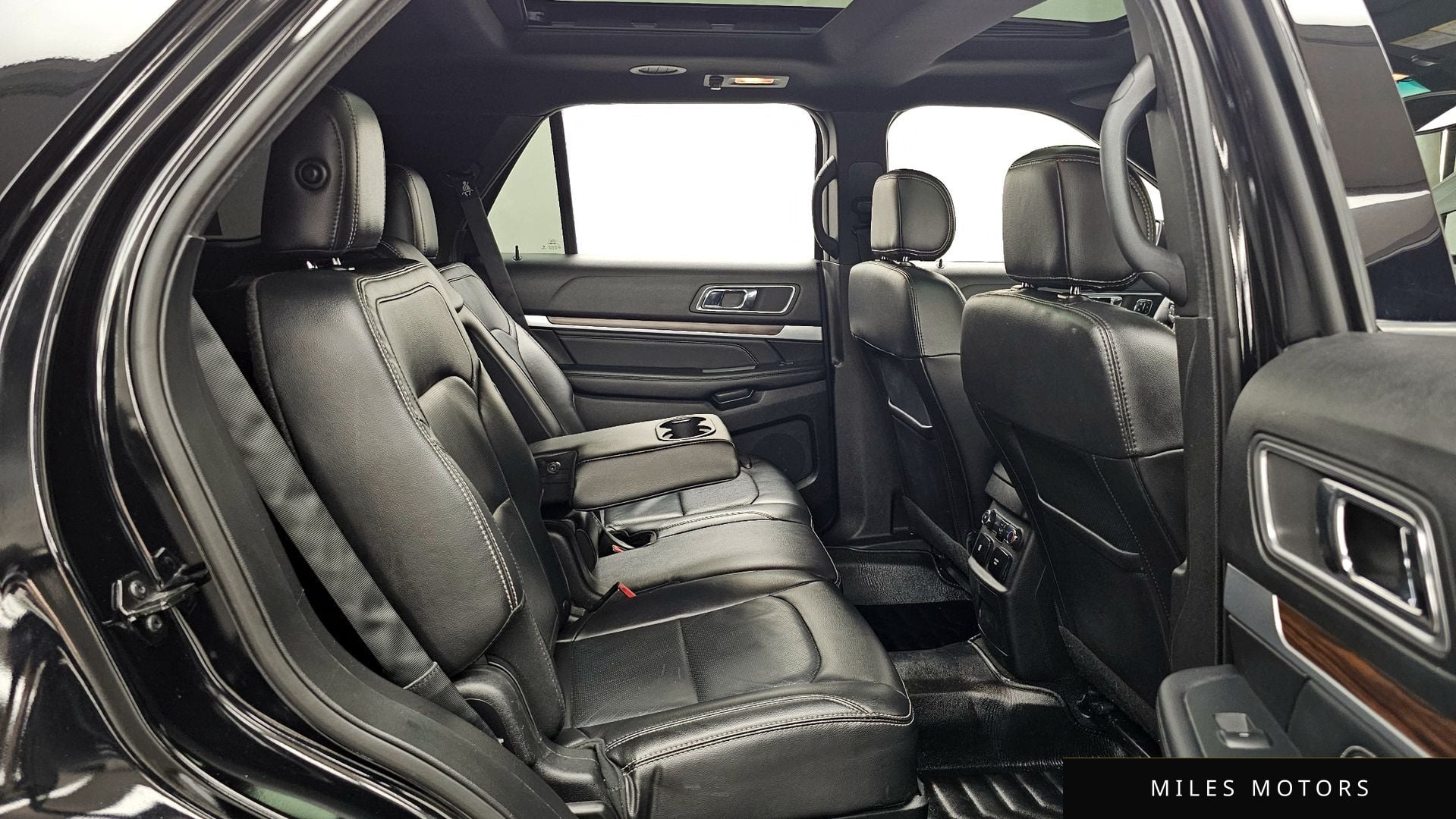 Ford Explorer 2017 — миниатюра 12