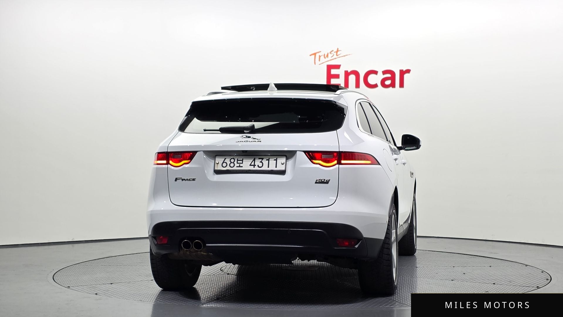Jaguar F-PACE 2019 — миниатюра 4