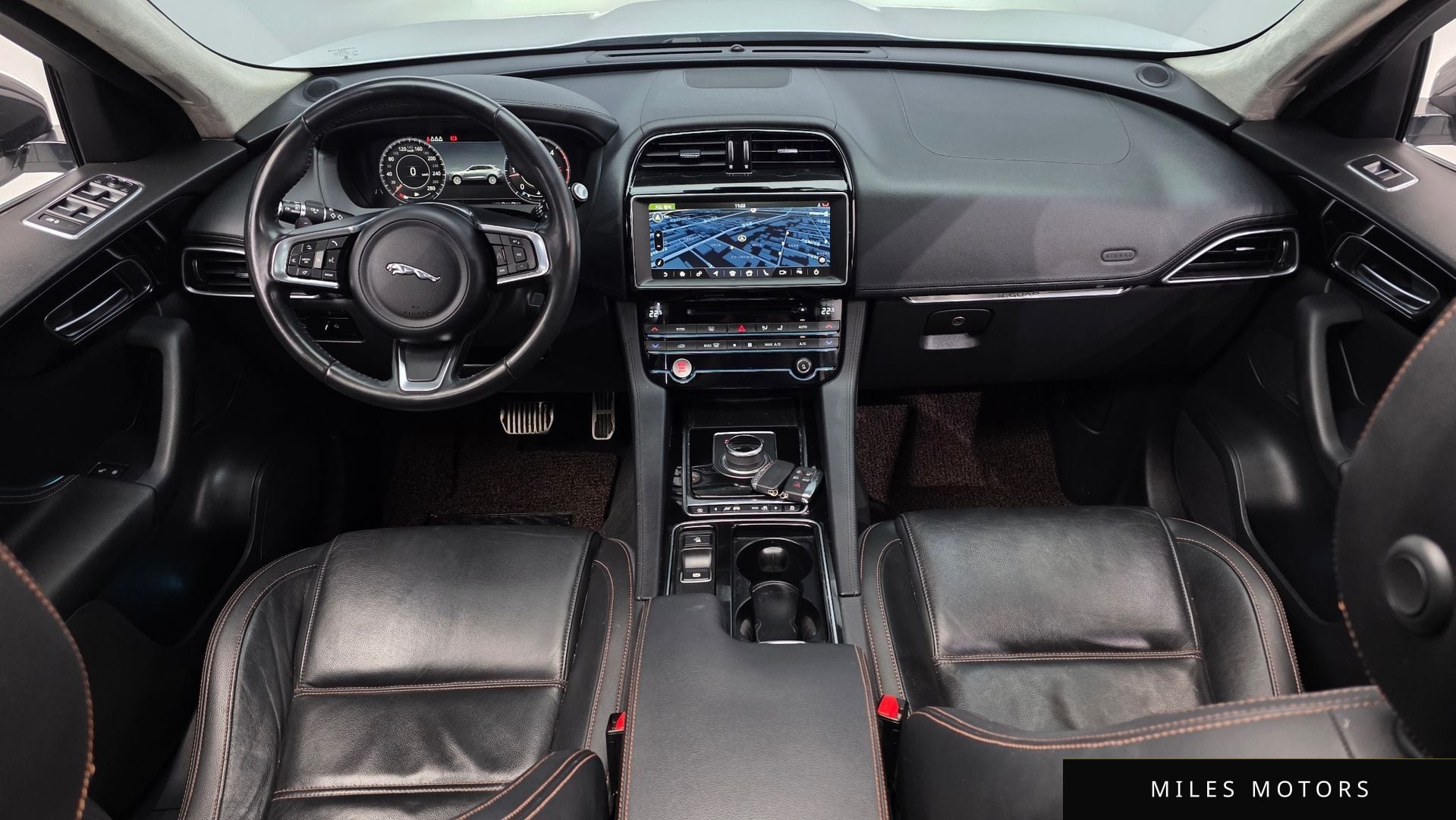 Jaguar F-PACE 2019 — миниатюра 10