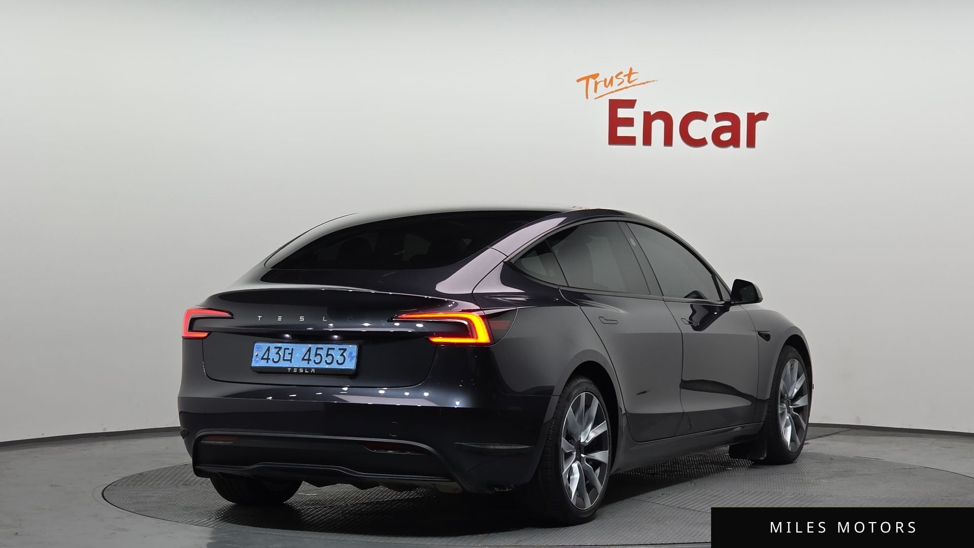 Tesla 모델 3 2024 — миниатюра 2