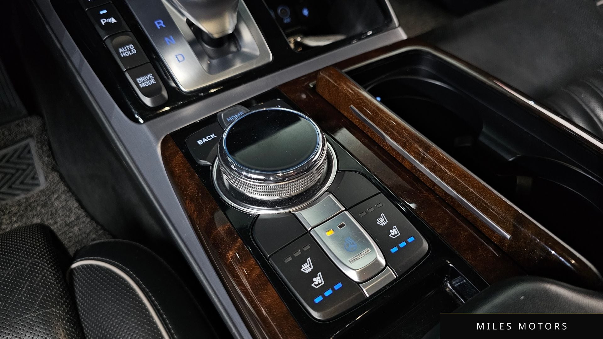 Genesis EQ900 2016 — миниатюра 9