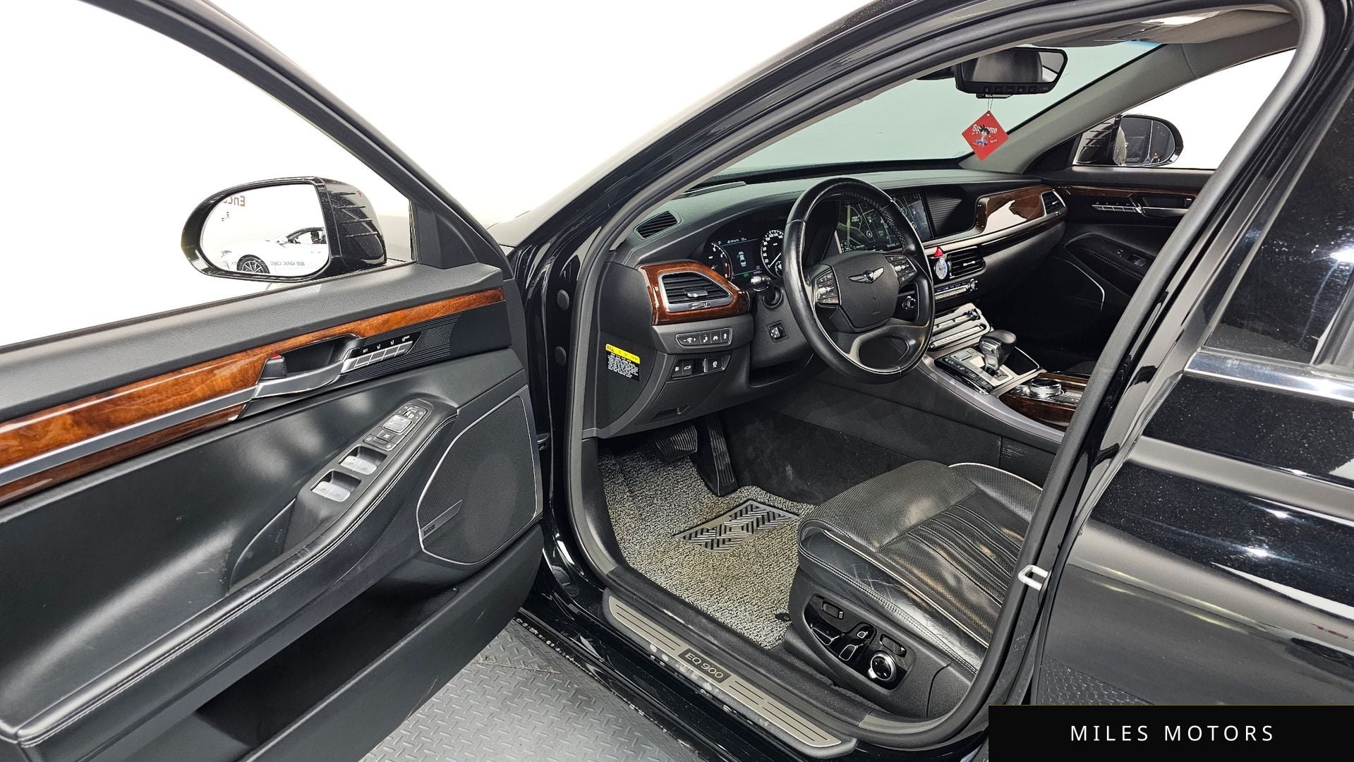 Genesis EQ900 2016 — миниатюра 10