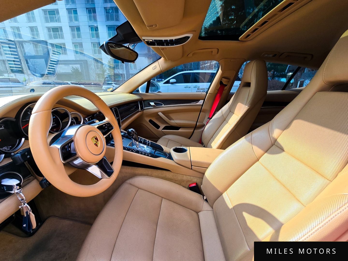 Porsche Panamera 2011 — миниатюра 7