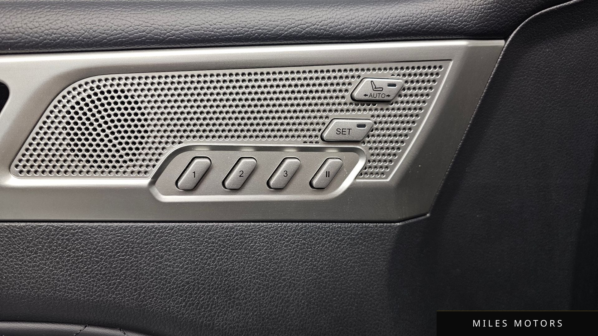 KG Mobility Rexton 2018 — миниатюра 38