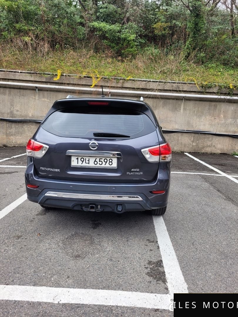Nissan Pathfinder 2014 — миниатюра 4