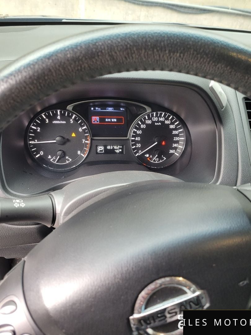Nissan Pathfinder 2014 — миниатюра 5