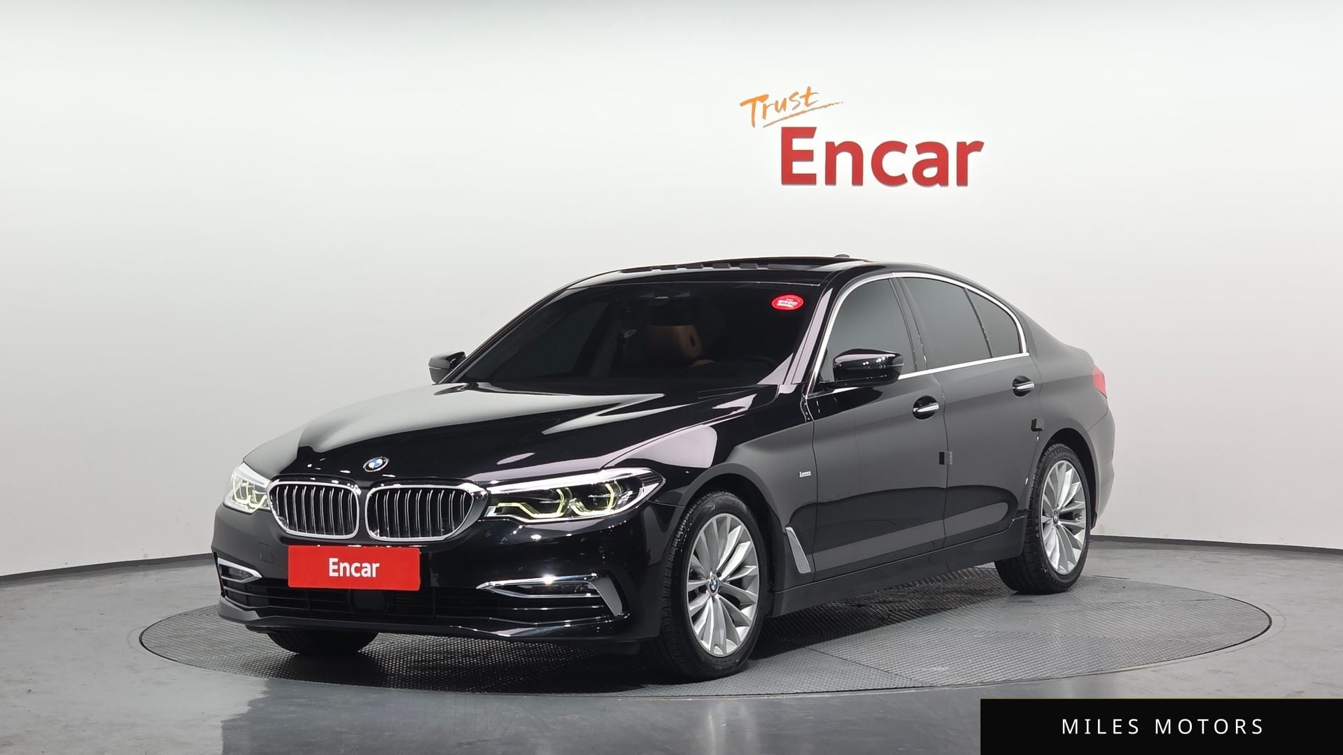 BMW 5 Series (G30) 2018 — фото 1 из 12