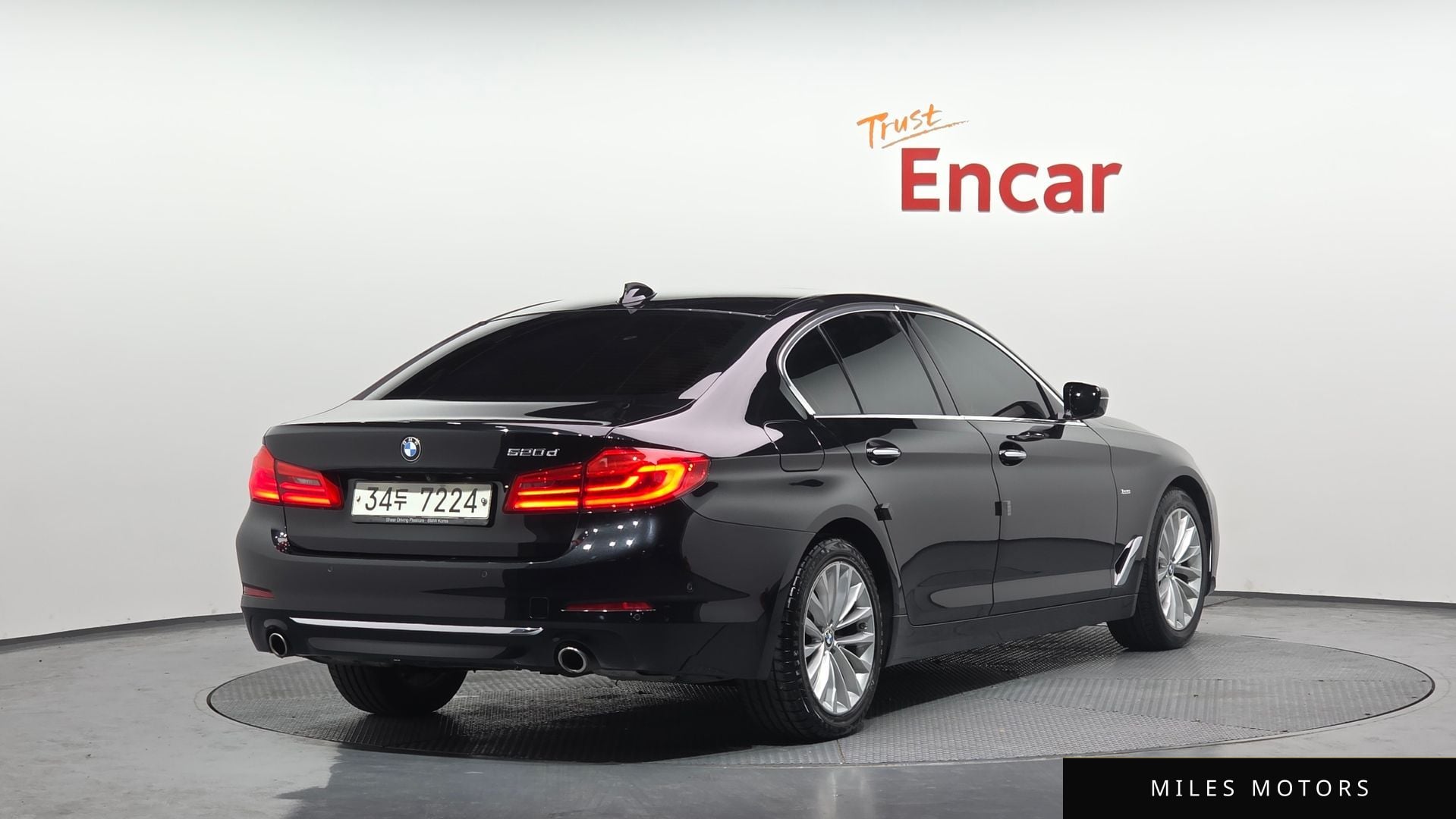 BMW 5 Series (G30) 2018 — миниатюра 2