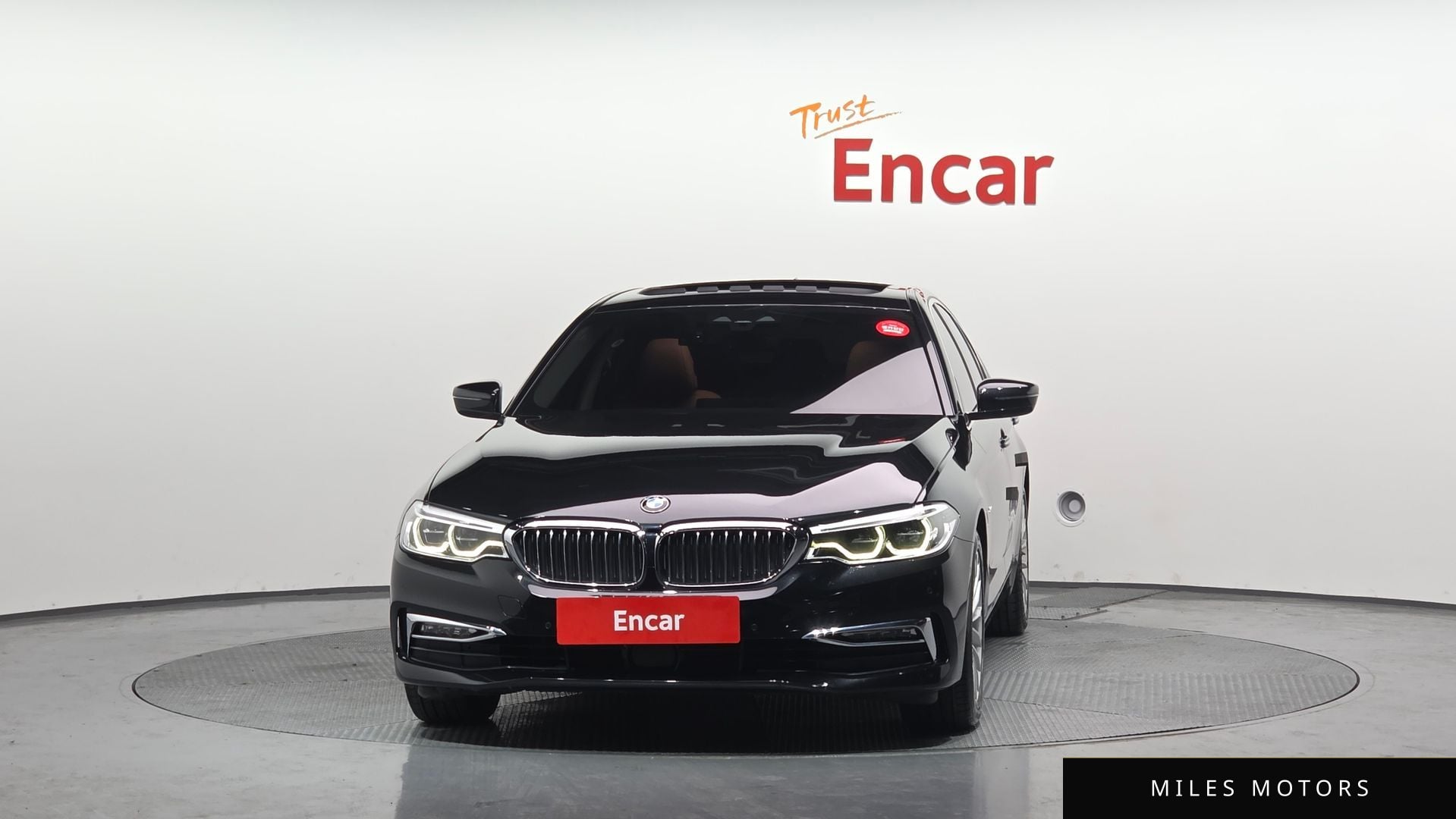 BMW 5 Series (G30) 2018 — миниатюра 3