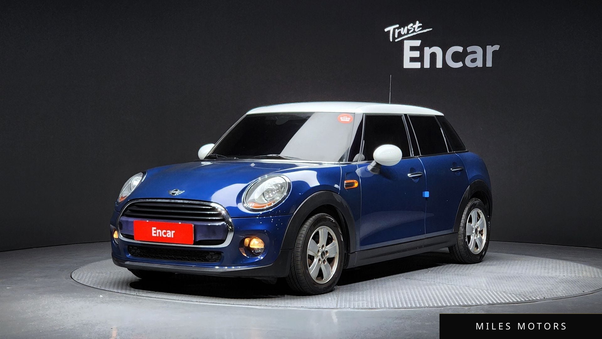 MINI Cooper D 2017 — фото 1 из 12