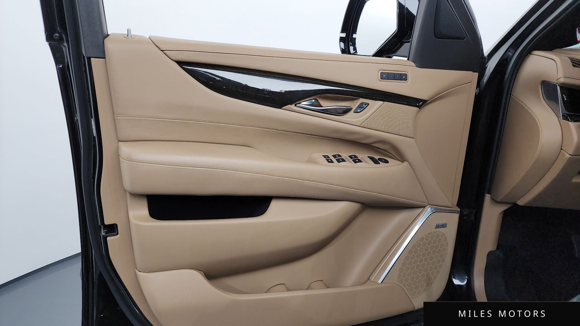 Cadillac Escalade 2019 — миниатюра 14