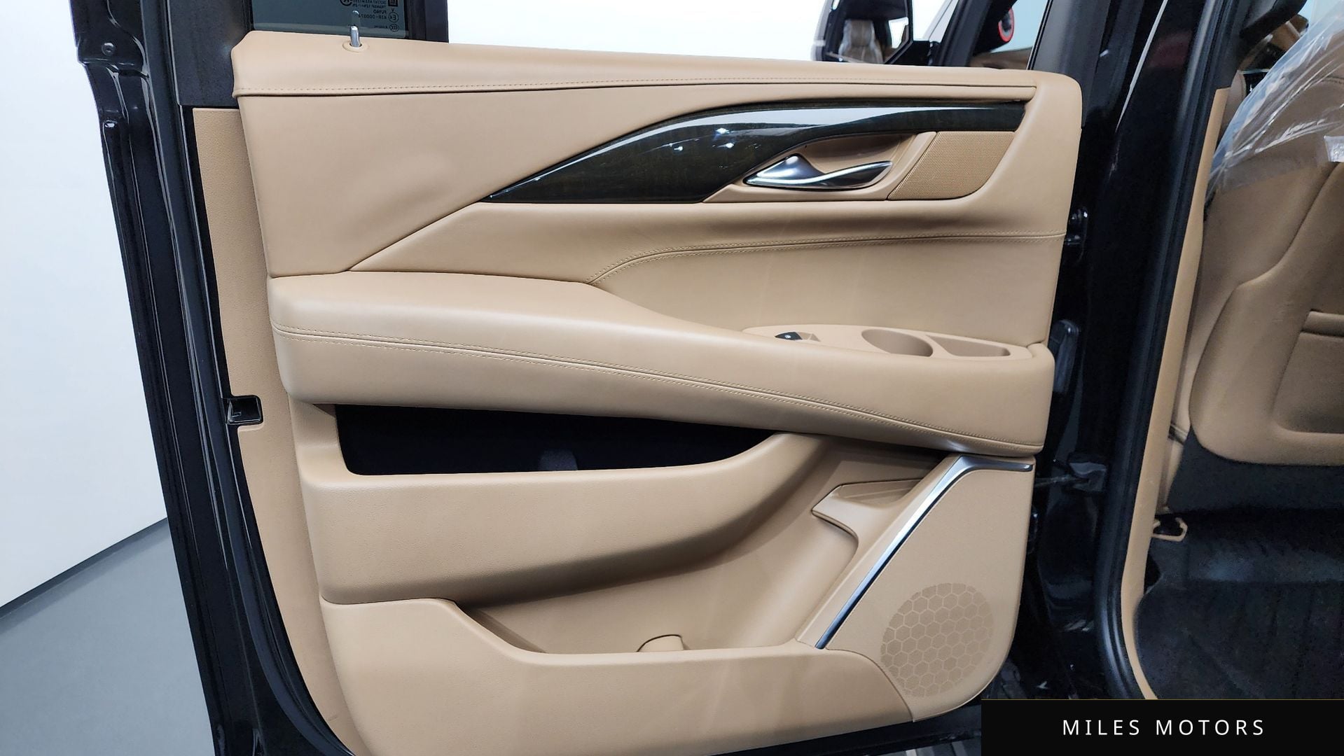 Cadillac Escalade 2019 — миниатюра 15
