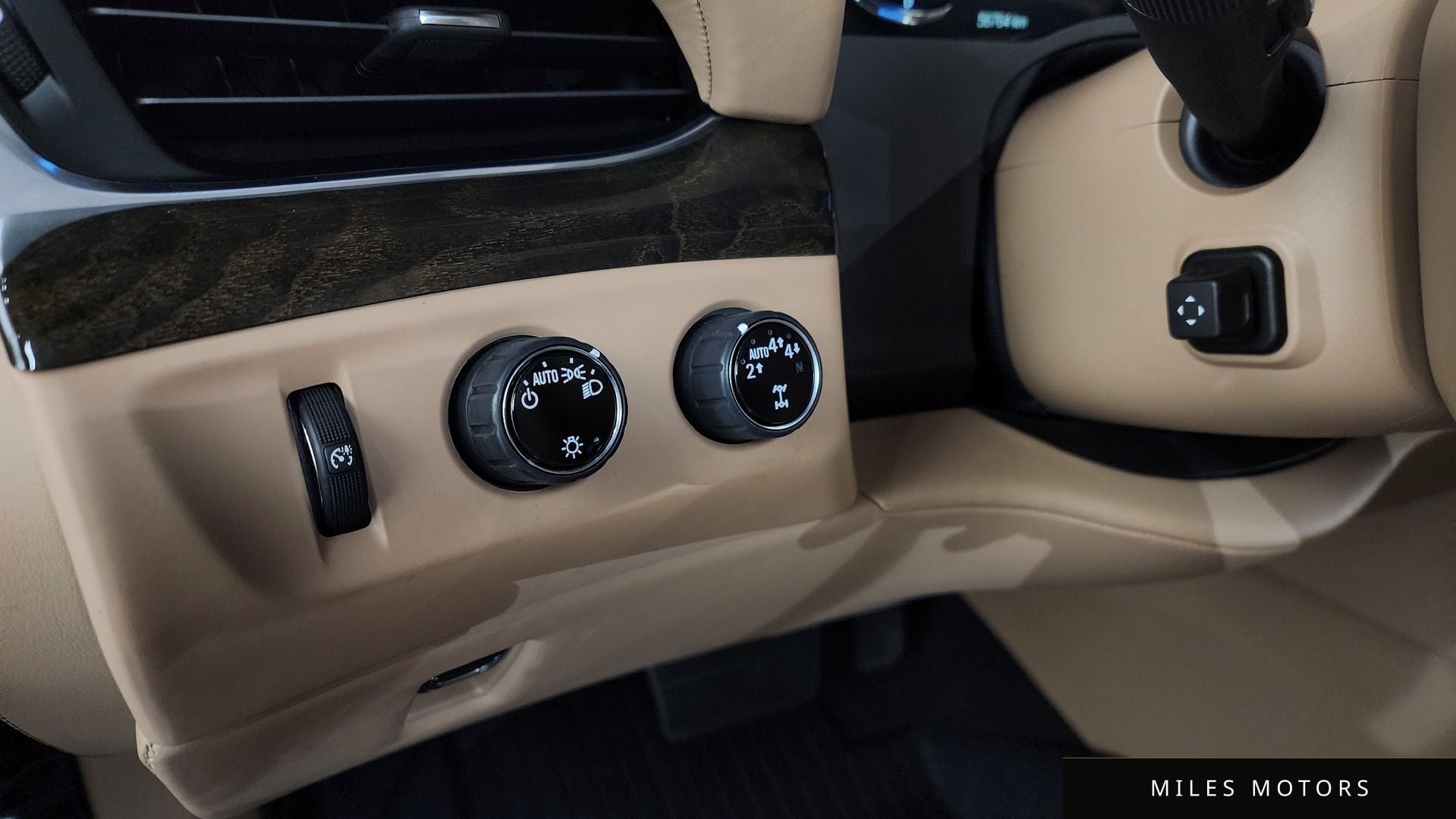 Cadillac Escalade 2019 — миниатюра 29