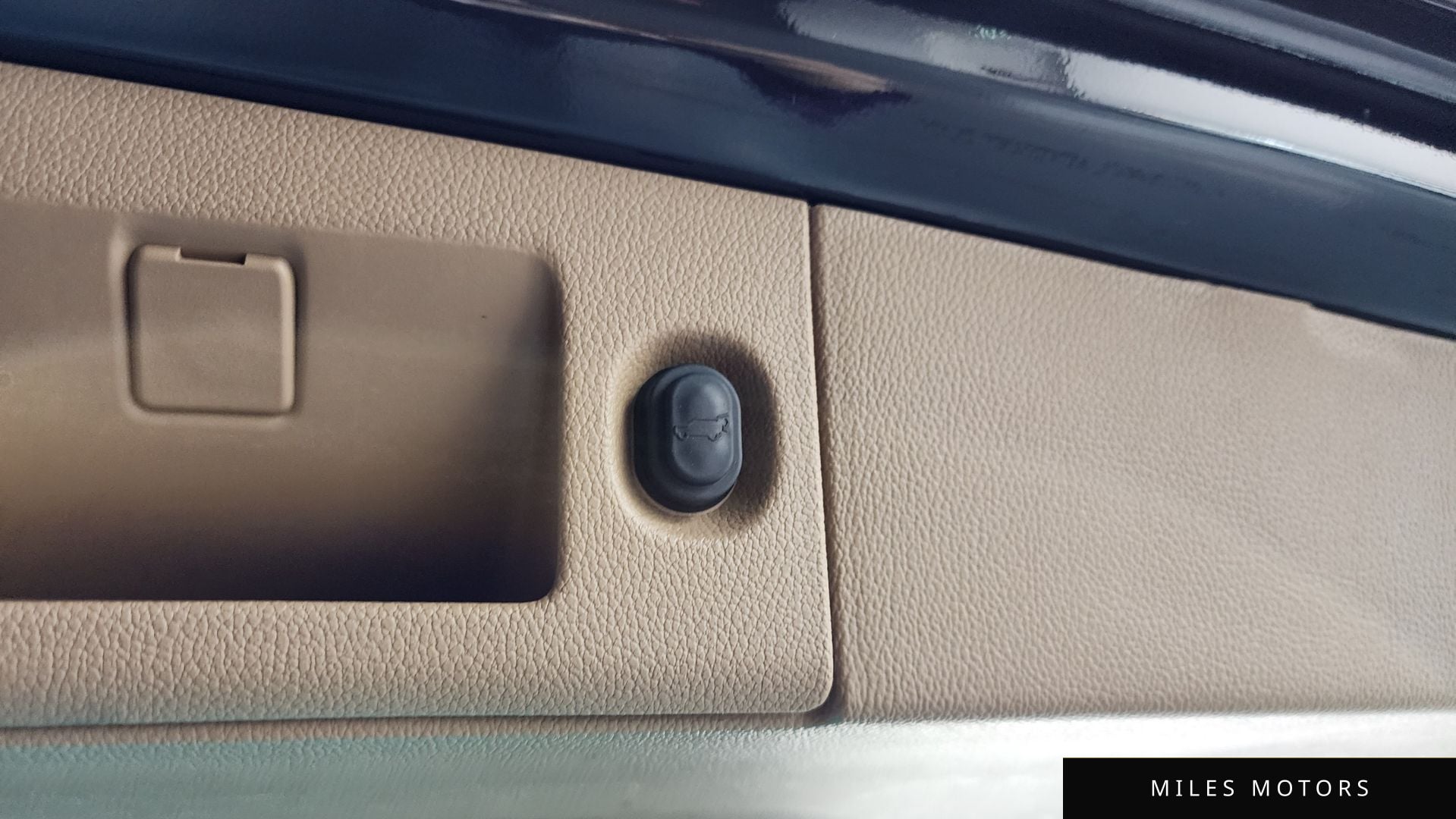 Cadillac Escalade 2019 — миниатюра 37