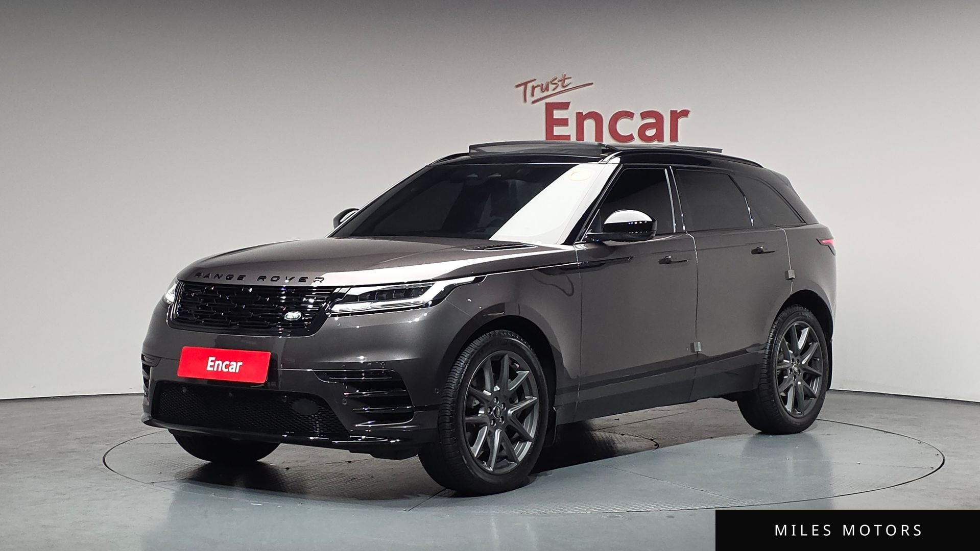 Land Rover Range Rover Velar 2025