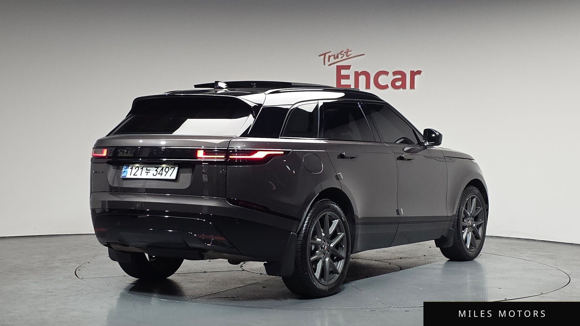 Land Rover Range Rover Velar 2025 — миниатюра 2