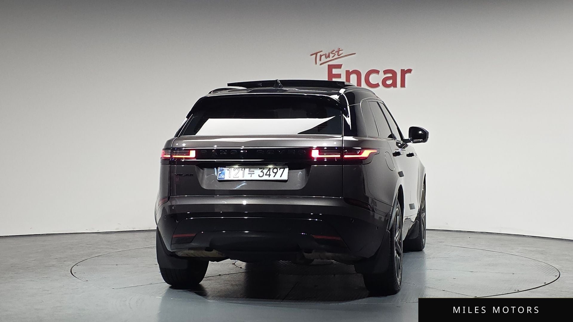 Land Rover Range Rover Velar 2025 — миниатюра 4