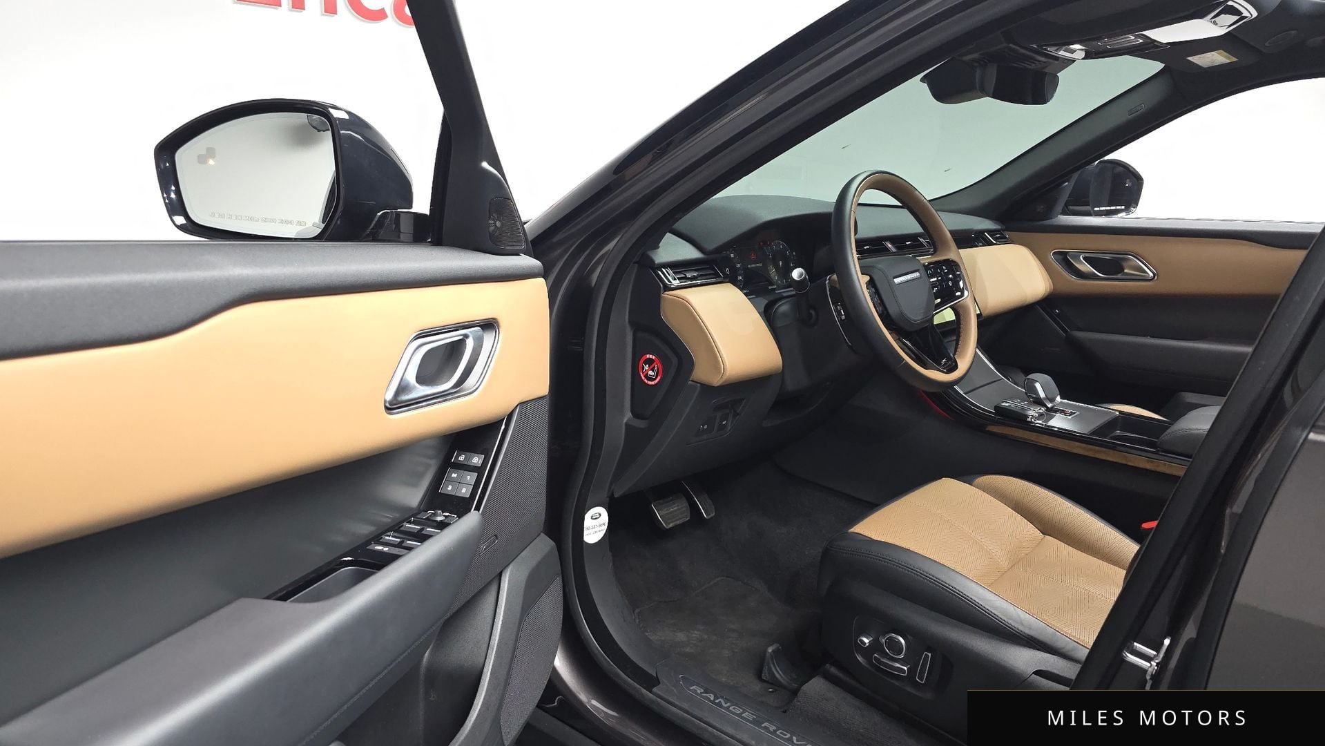Land Rover Range Rover Velar 2025 — миниатюра 11