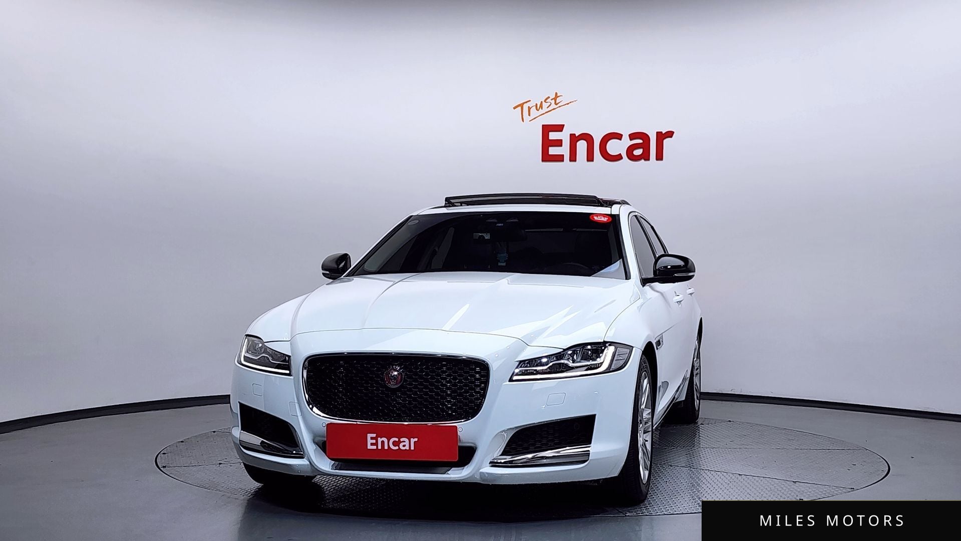 Jaguar XF (X260) 2017 — миниатюра 3