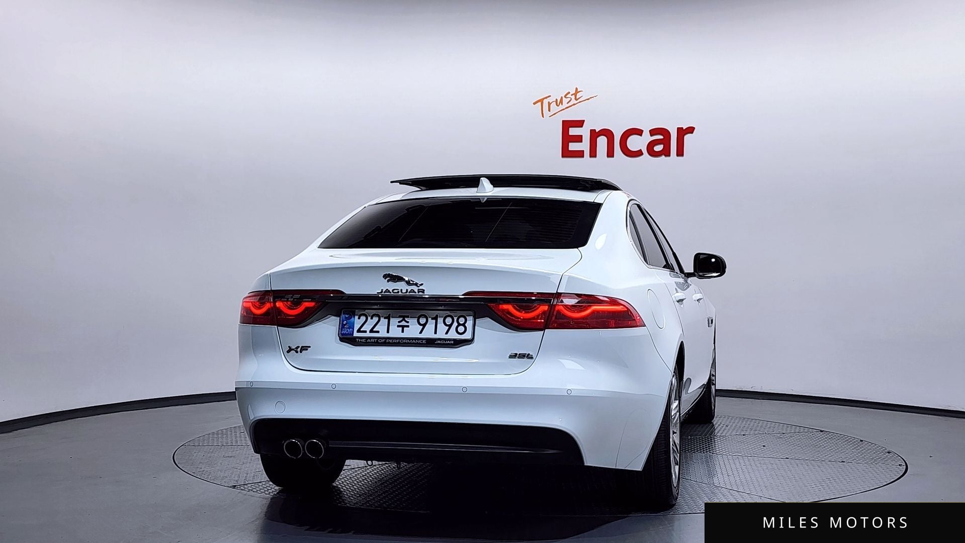 Jaguar XF (X260) 2017 — миниатюра 4