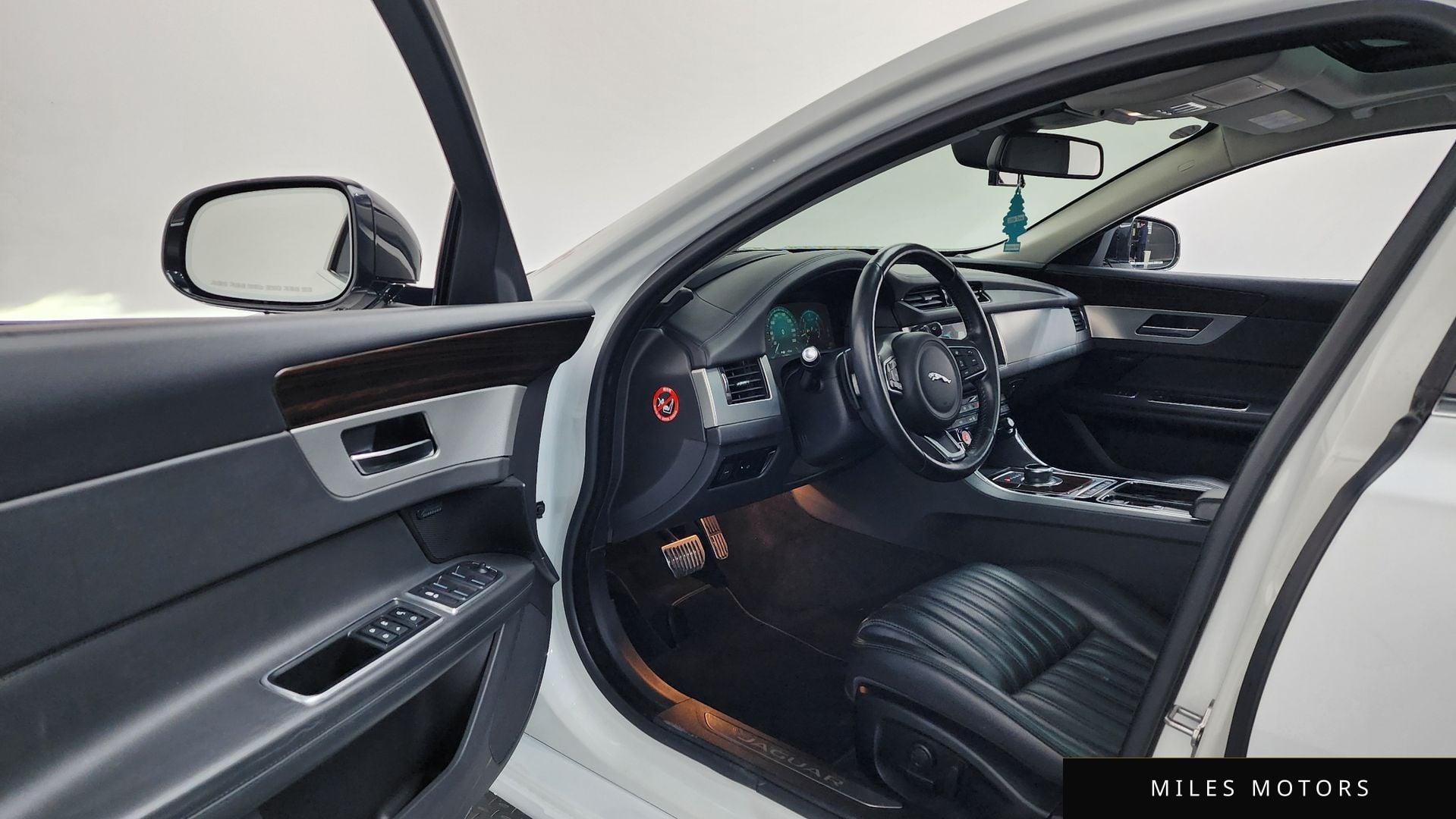 Jaguar XF (X260) 2017 — миниатюра 10