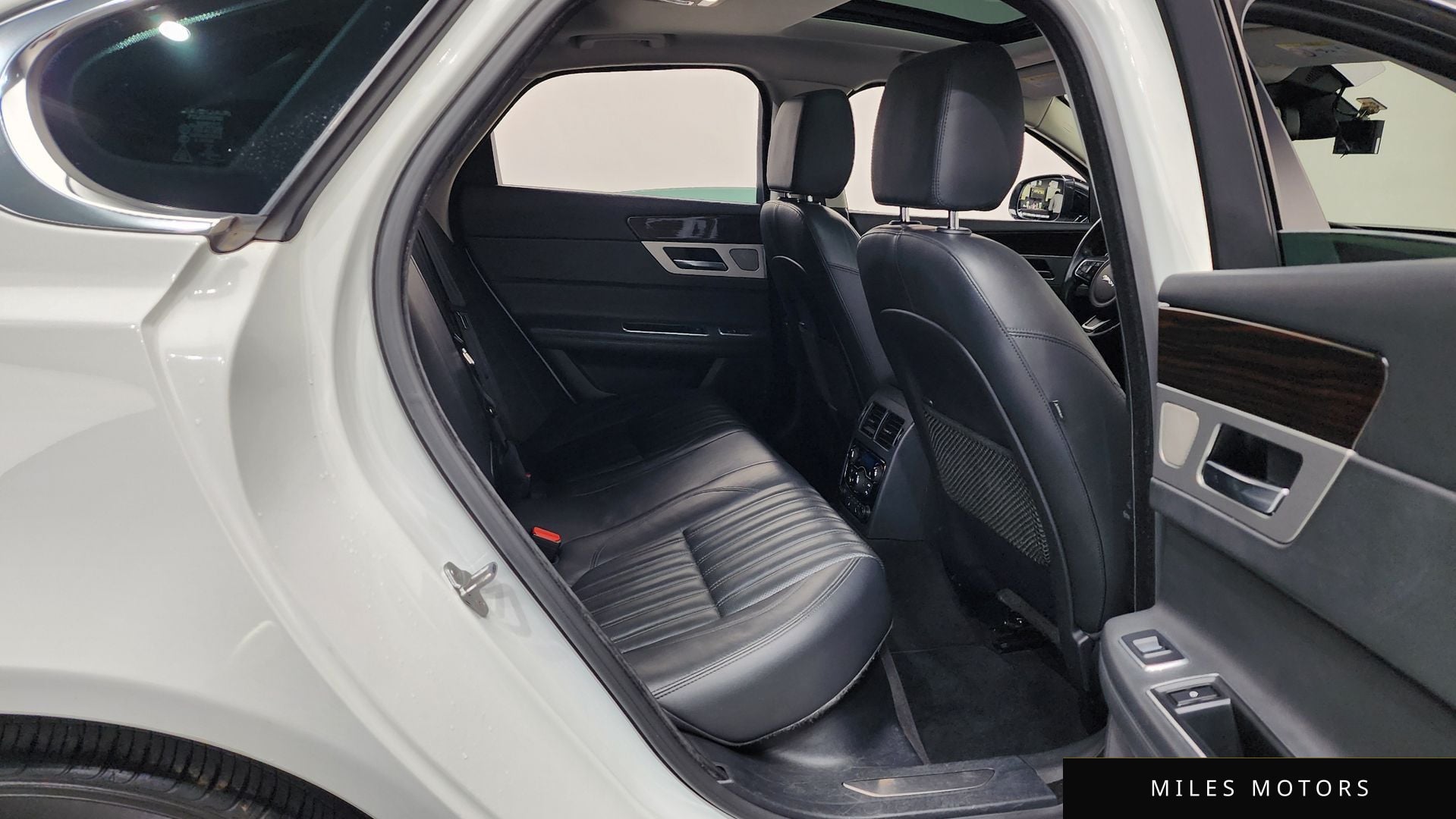 Jaguar XF (X260) 2017 — миниатюра 11