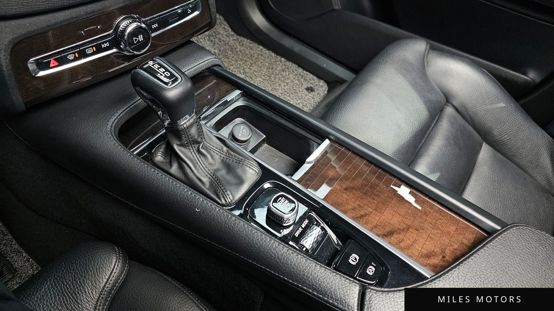Volvo XC90 2019 — миниатюра 9