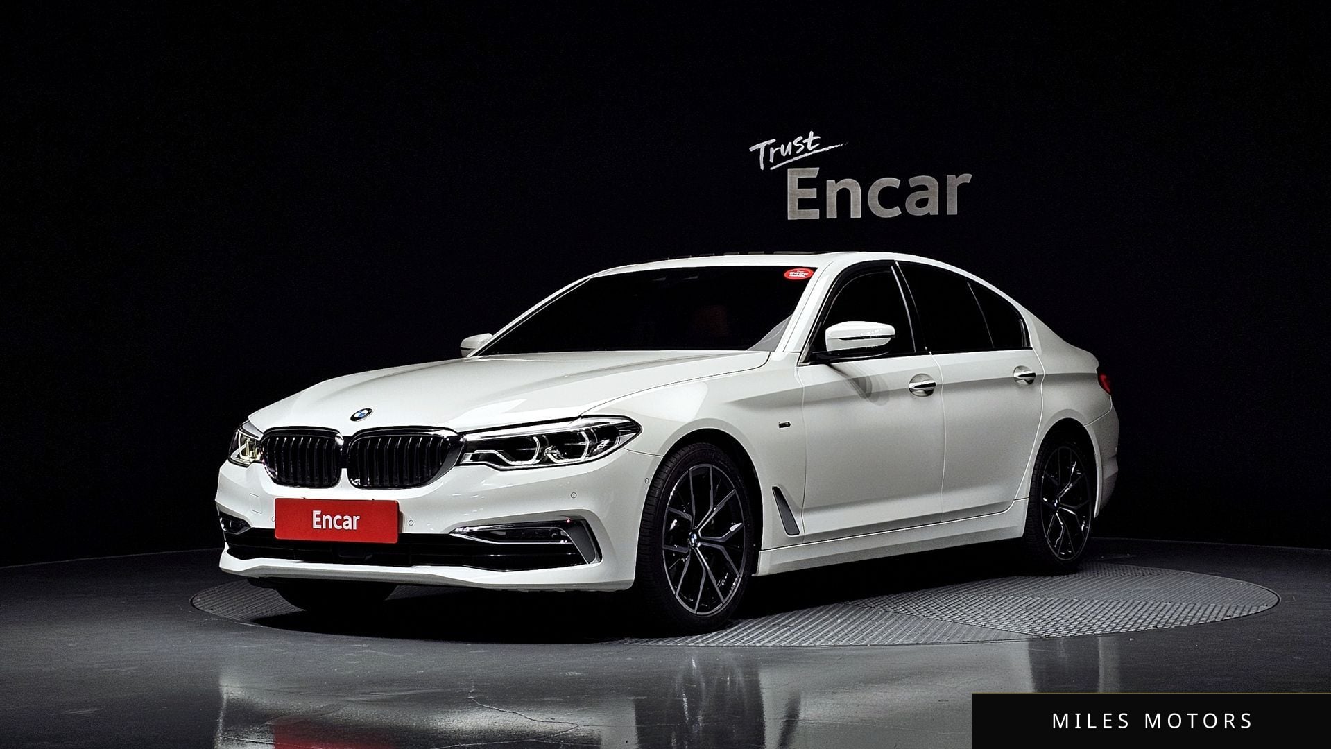 BMW 5 Series (G30) 2018 — фото 1 из 12